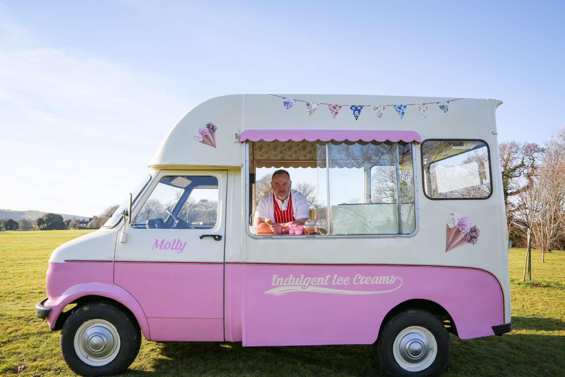 Номер мороженщика. Фургон Ice-Cream van (92659). Мороженщик с коляской. Фургоны Куликовских мороженое. УАЗ мороженое.